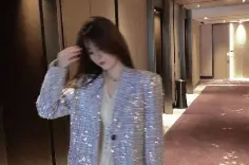 外国网红约中国女孩开房视频被发到网上她却借此热度直播带货